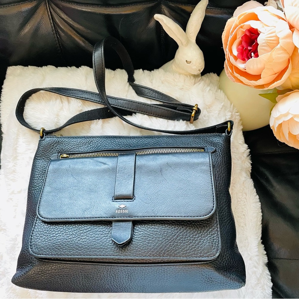 Vintage Fossil Crossbody Pocketbook Type Purse. Classic Lines!